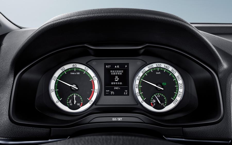 Панель приборов Skoda Karoq 2018 года  (CN) (фото 22 из 36)